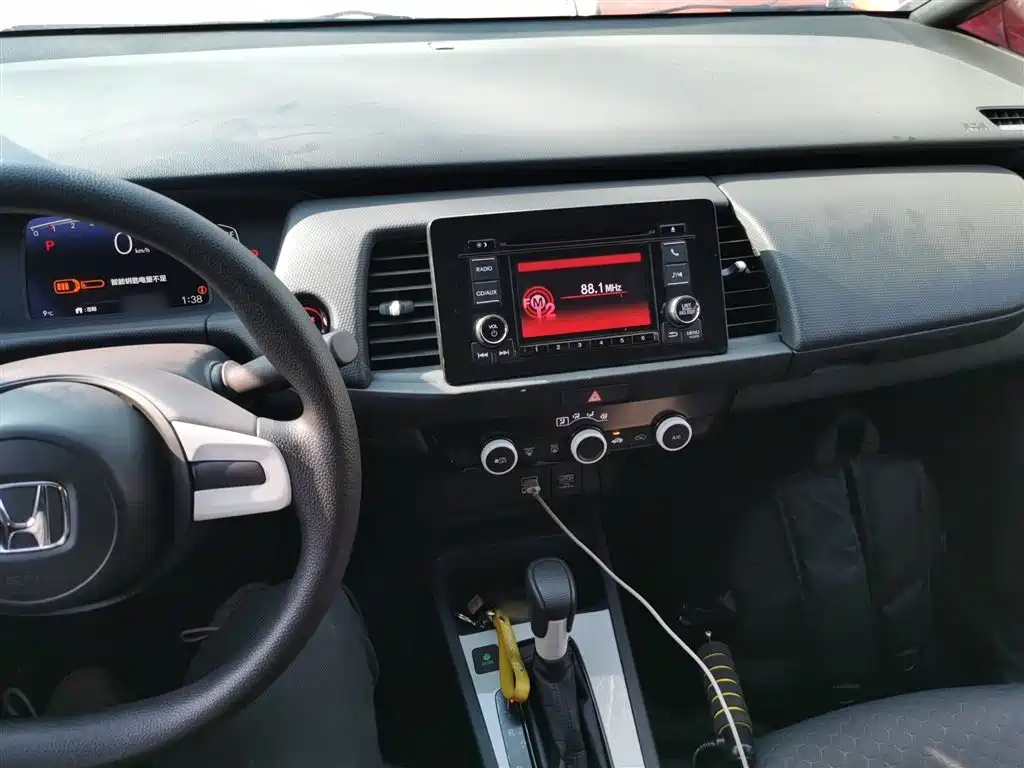 Honda Fit — фото 10