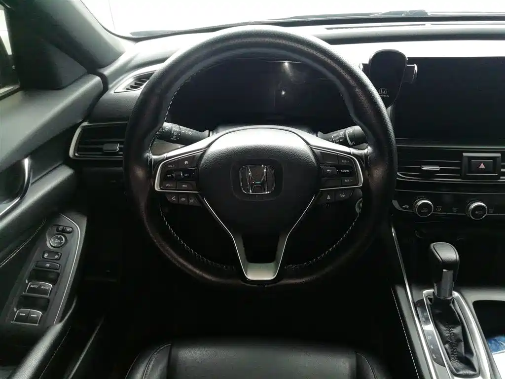 Honda Inspire — фото 11