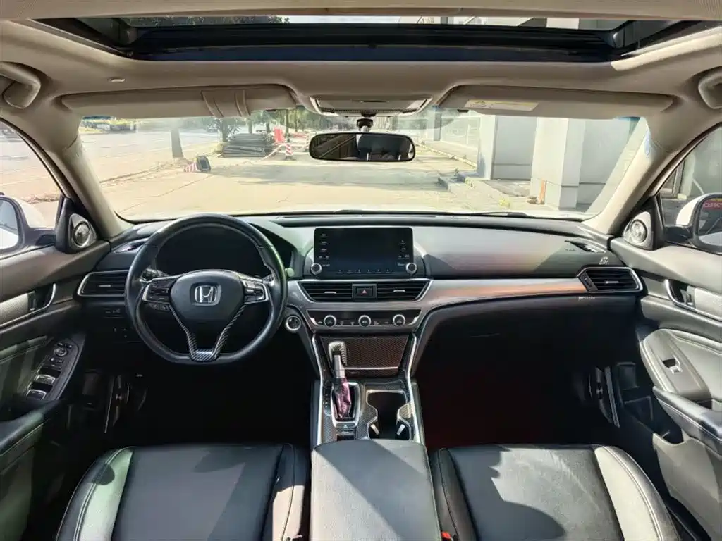 Honda Accord — фото 15