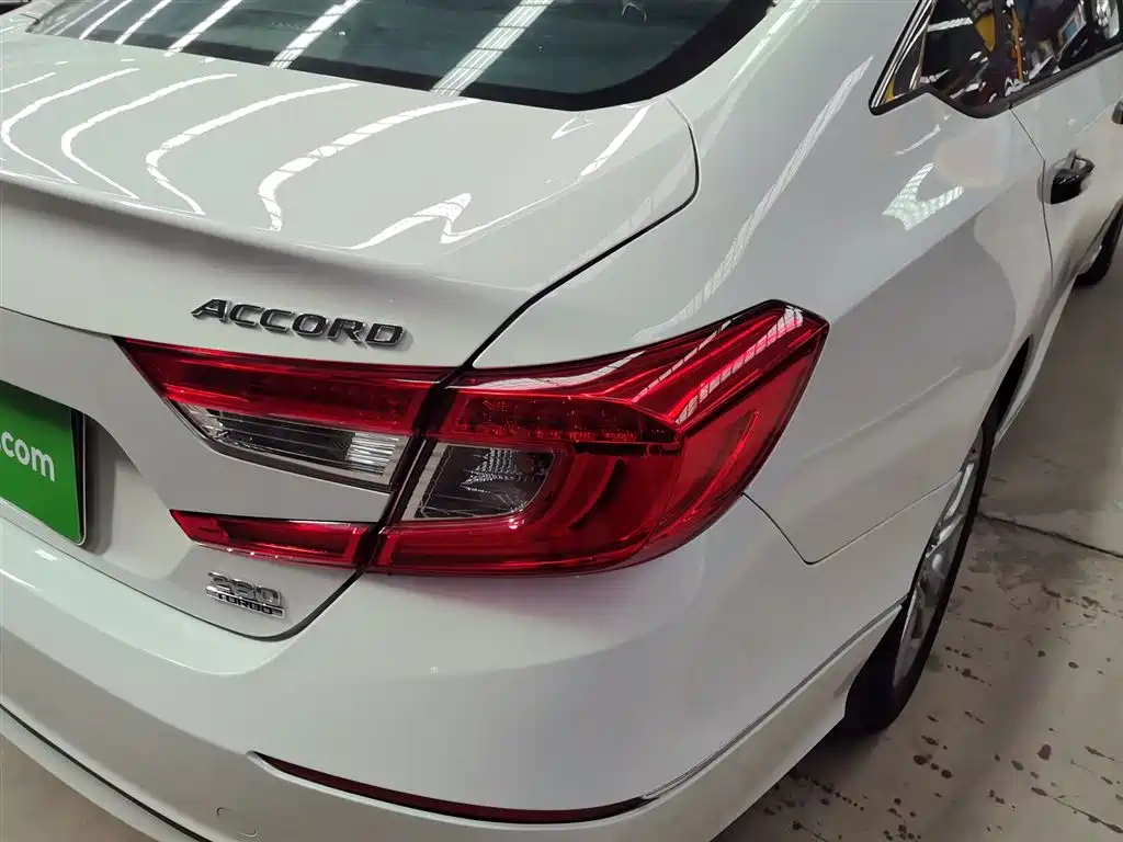 Honda Accord — фото 20