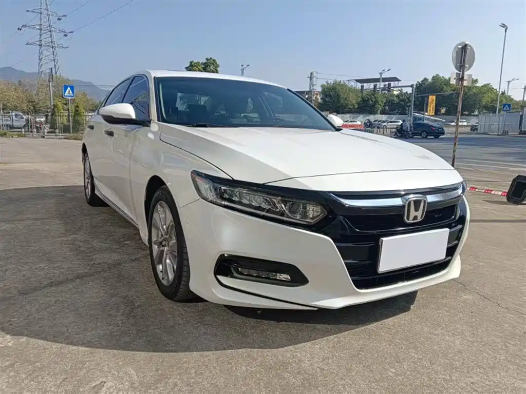 Honda Accord — фото 24