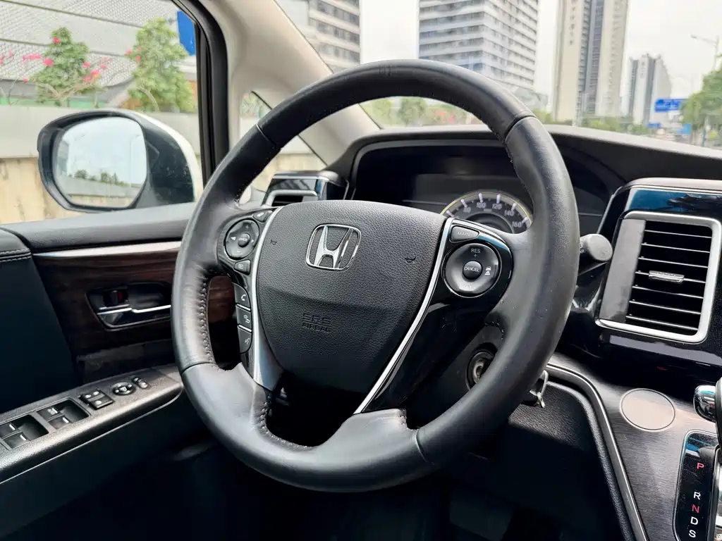 Honda Elysion — фото 29
