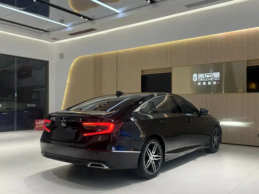 Honda Accord — фото 6