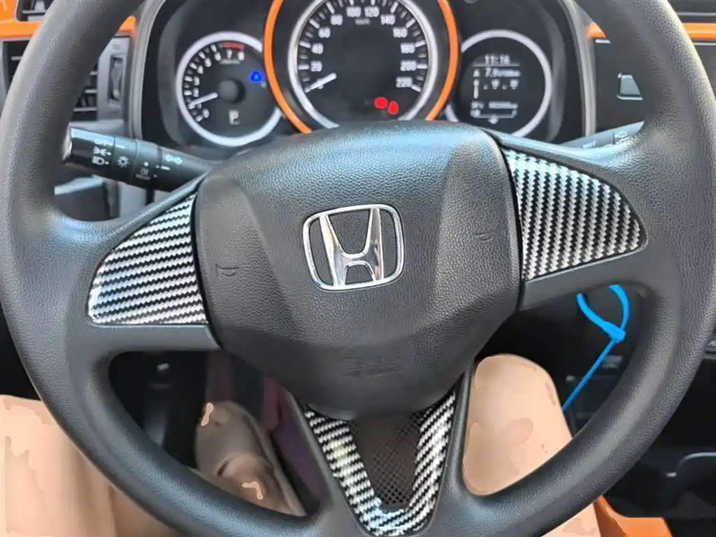 Honda Fit — фото 11