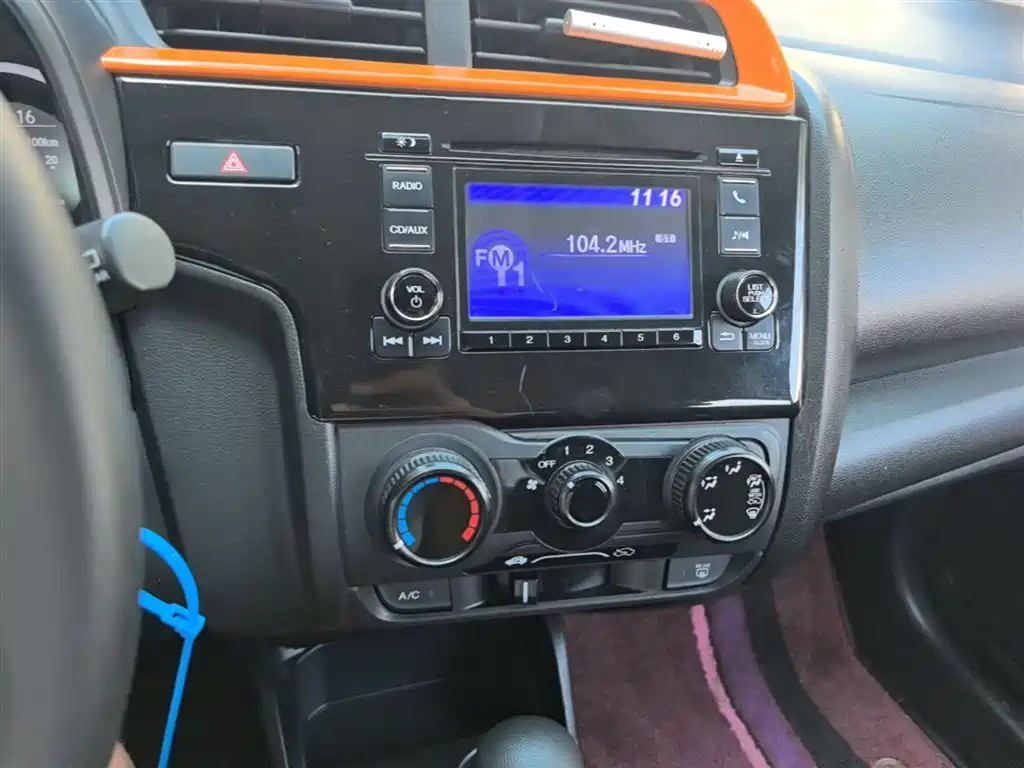 Honda Fit — фото 13