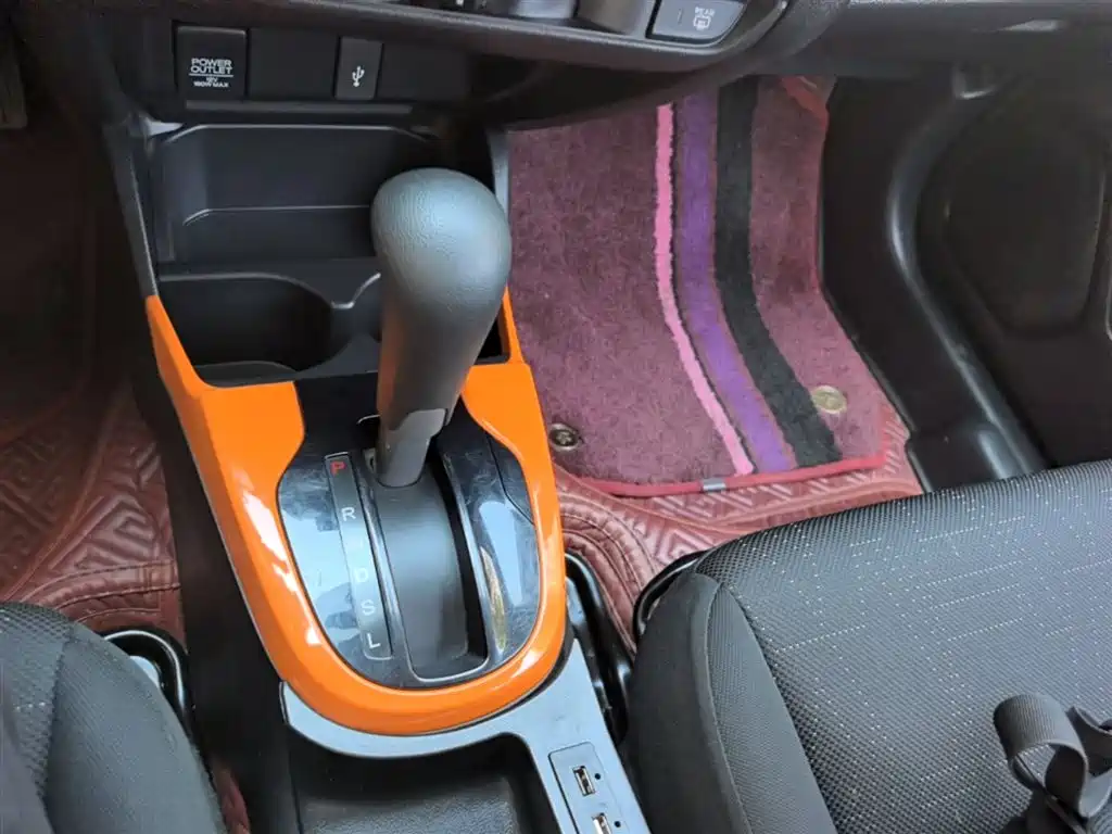 Honda Fit — фото 14