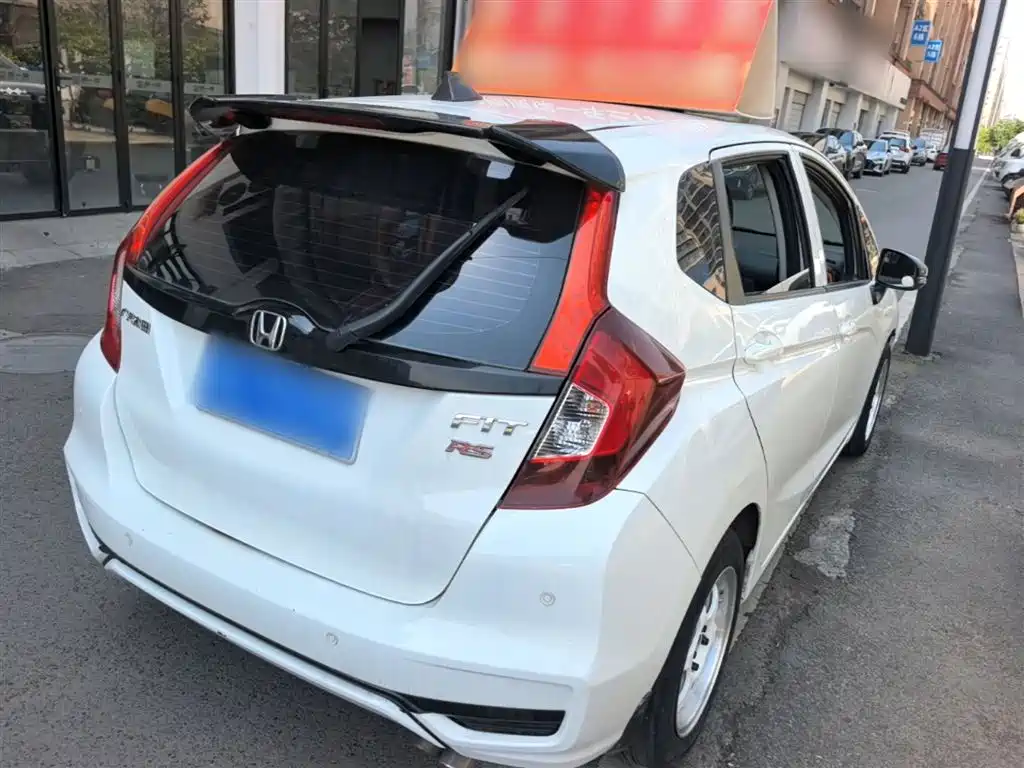 Honda Fit — фото 7