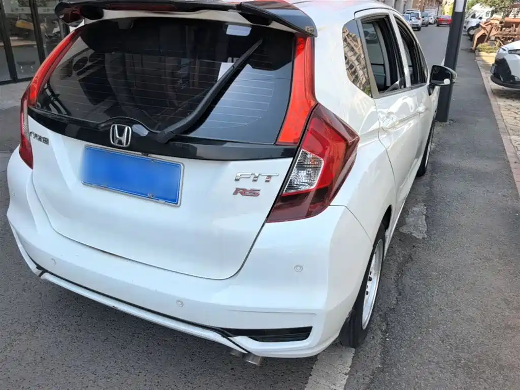 Honda Fit — фото 8