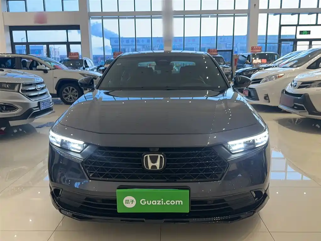 Honda Accord — фото 8