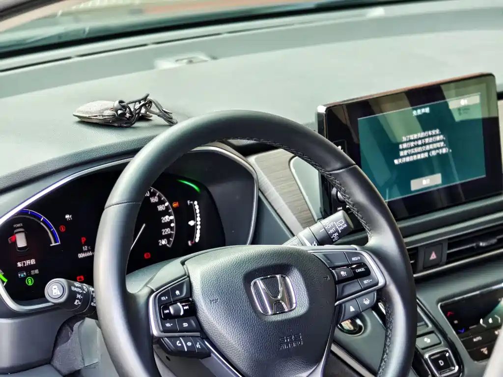 Honda Odyssey — фото 13