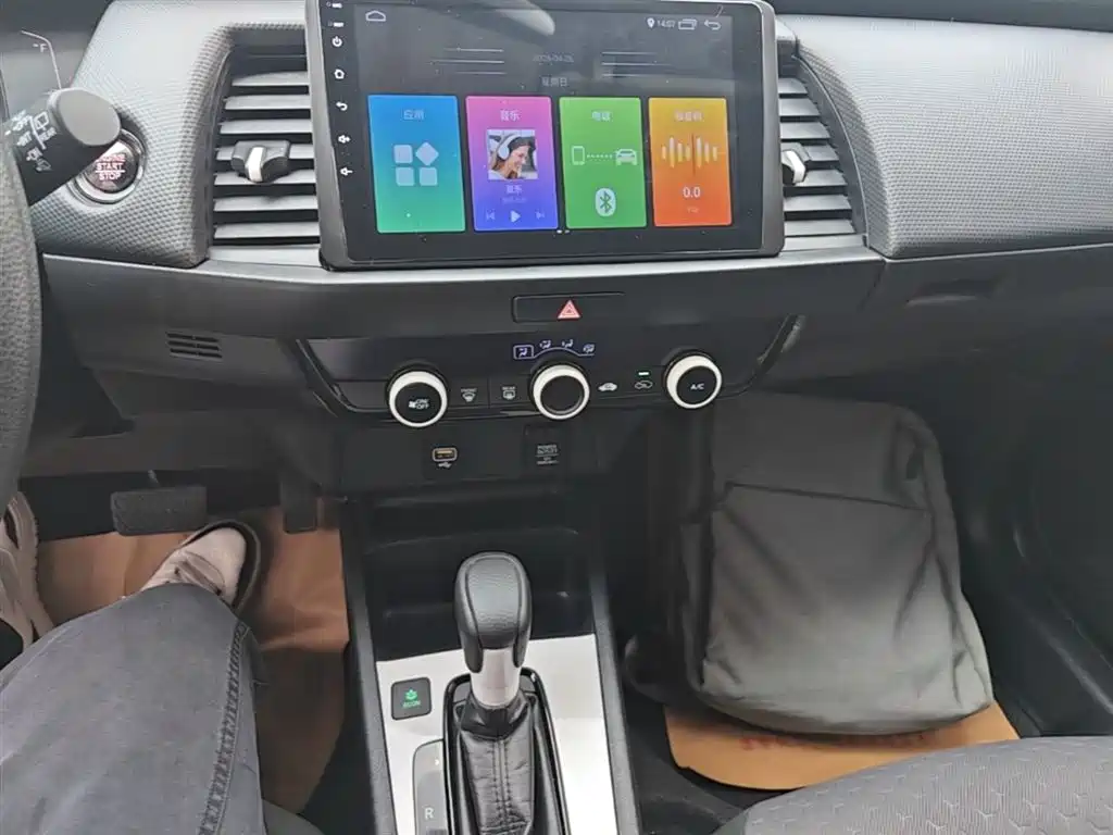 Honda Fit — фото 13