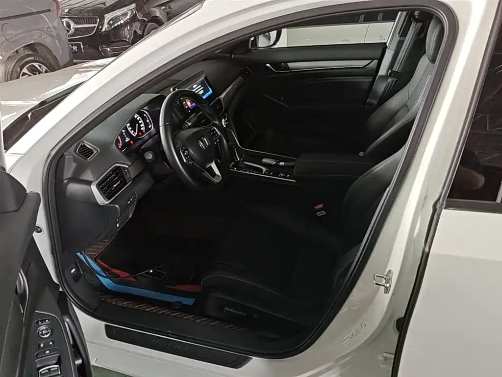 Honda Inspire — фото 15