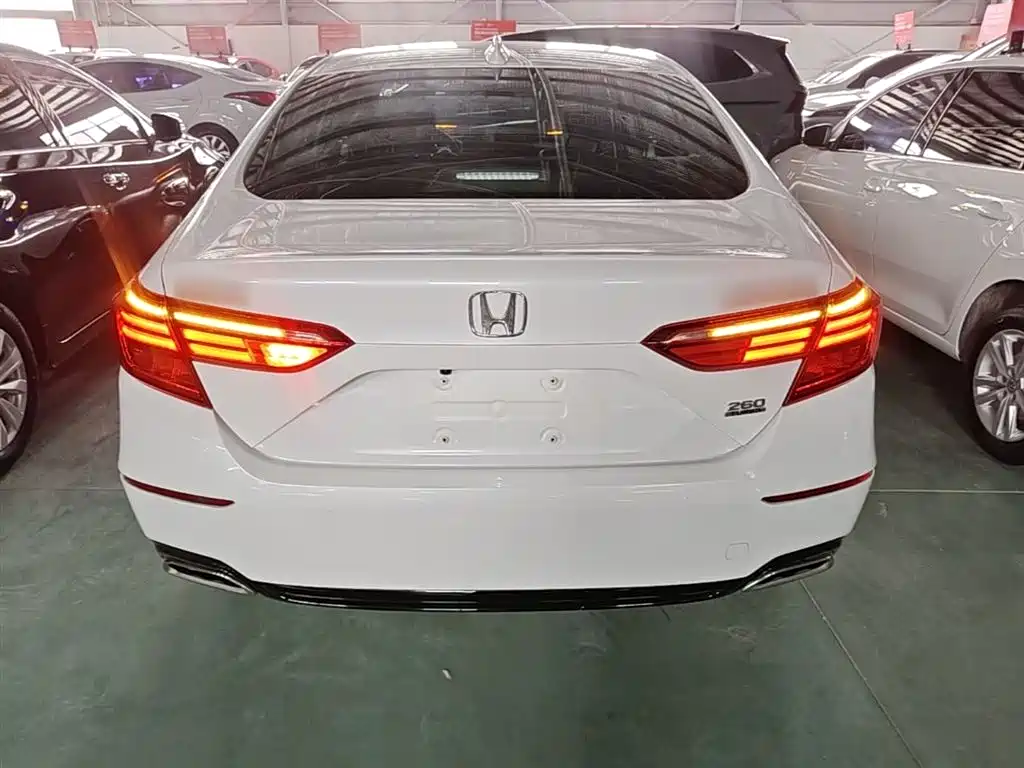 Honda Inspire — фото 6