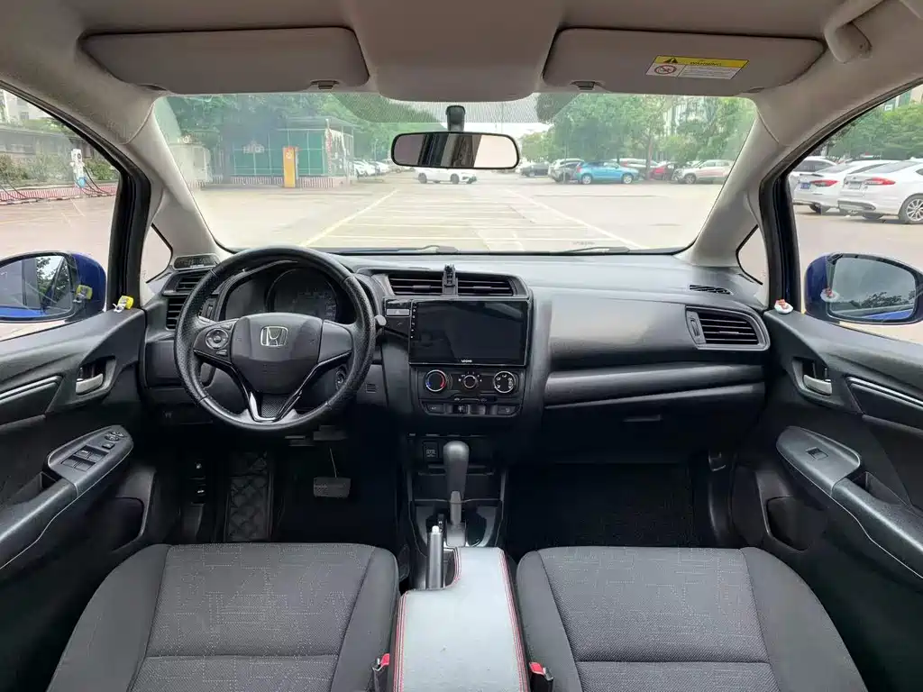 Honda Fit — фото 5