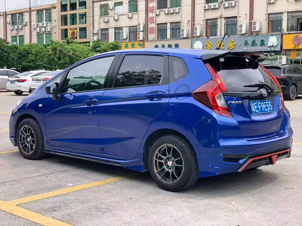 Honda Fit — фото 7