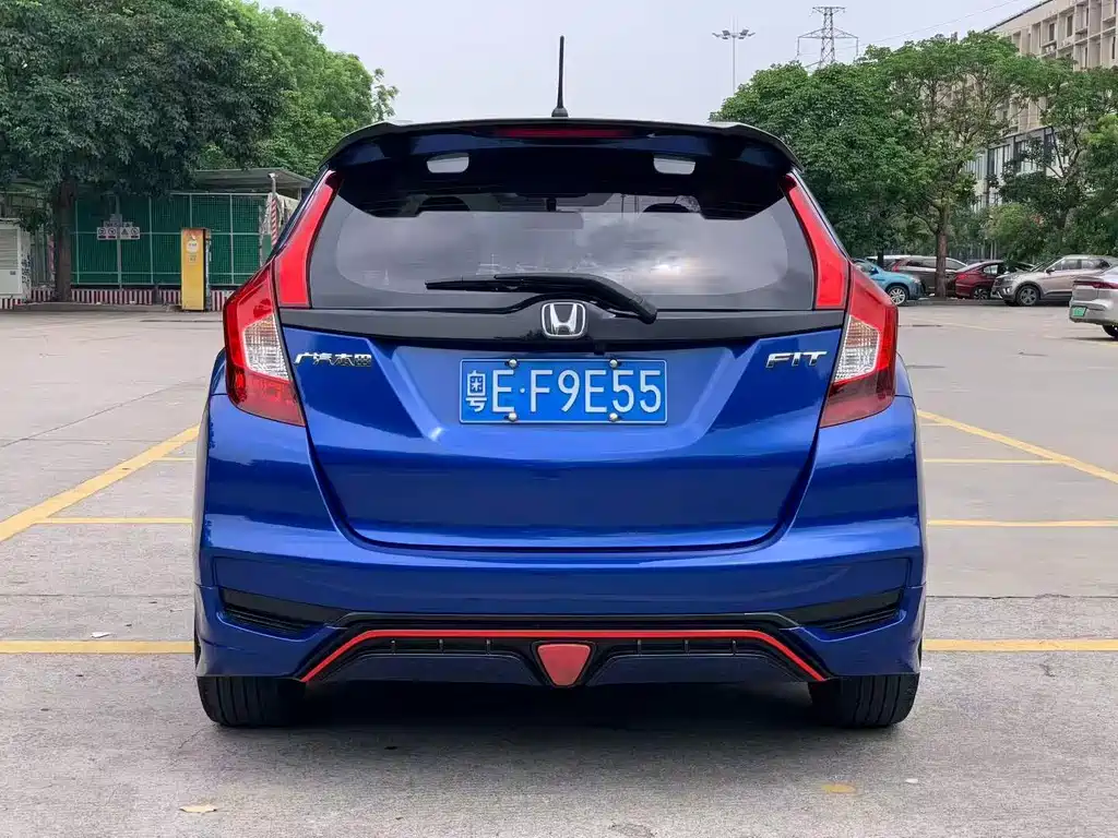 Honda Fit — фото 8