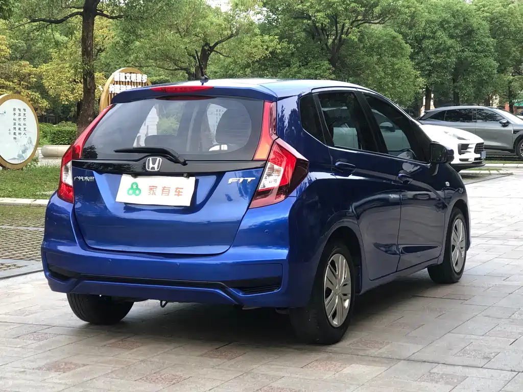Honda Fit — фото 14