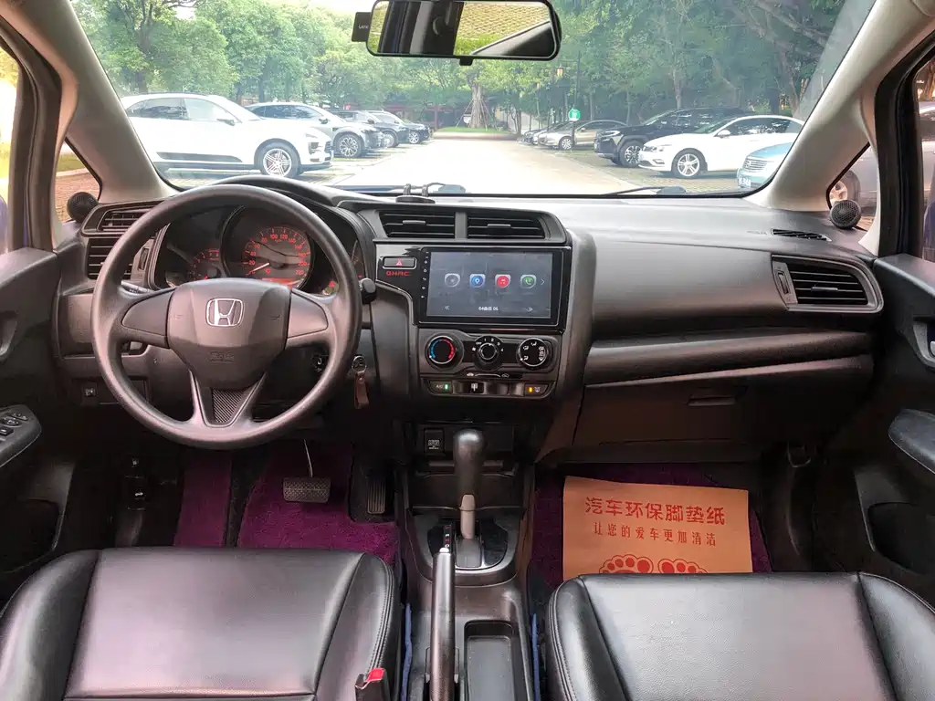 Honda Fit — фото 10