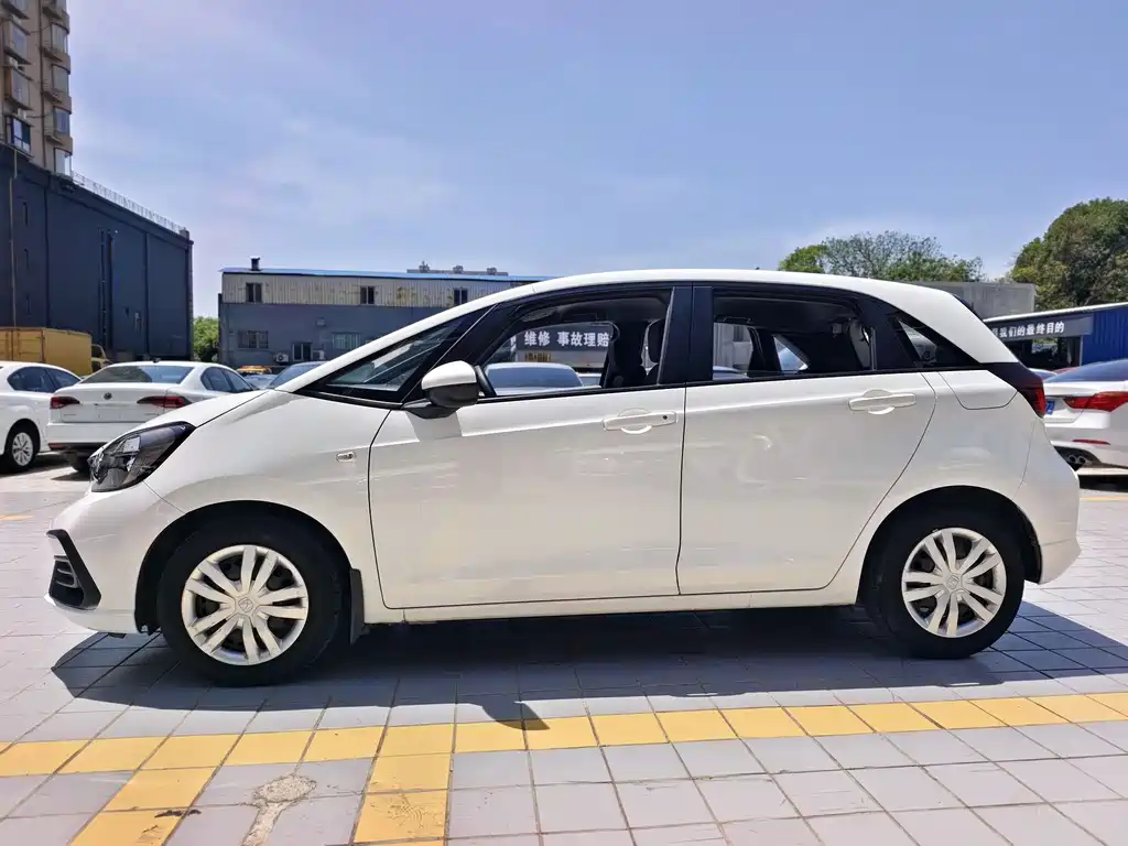 Honda Fit — фото 4