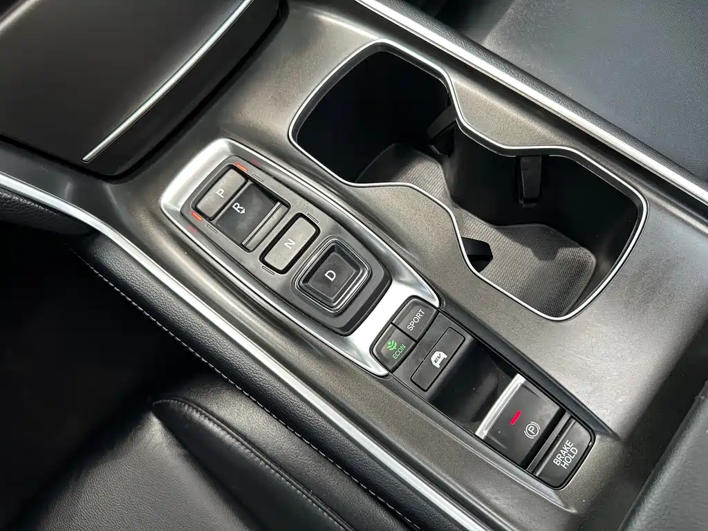 Honda Accord — фото 36
