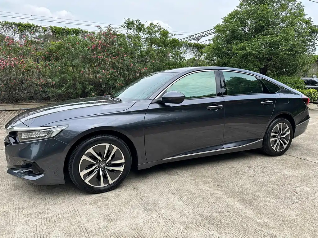 Honda Accord — фото 6
