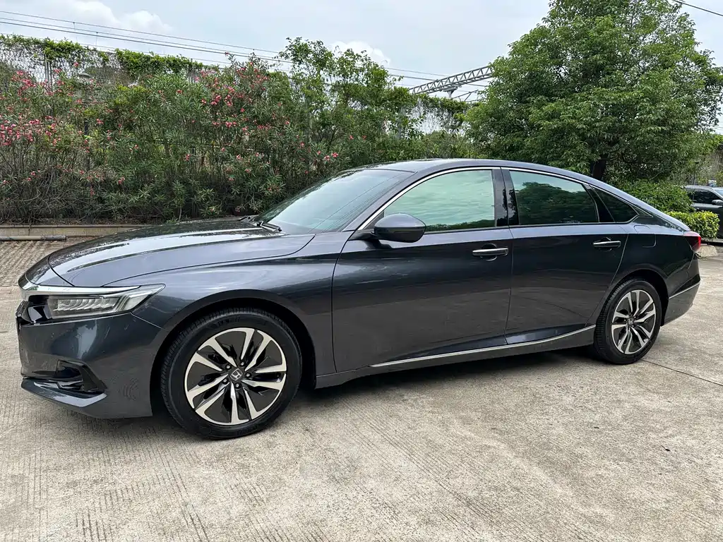 Honda Accord — фото 7
