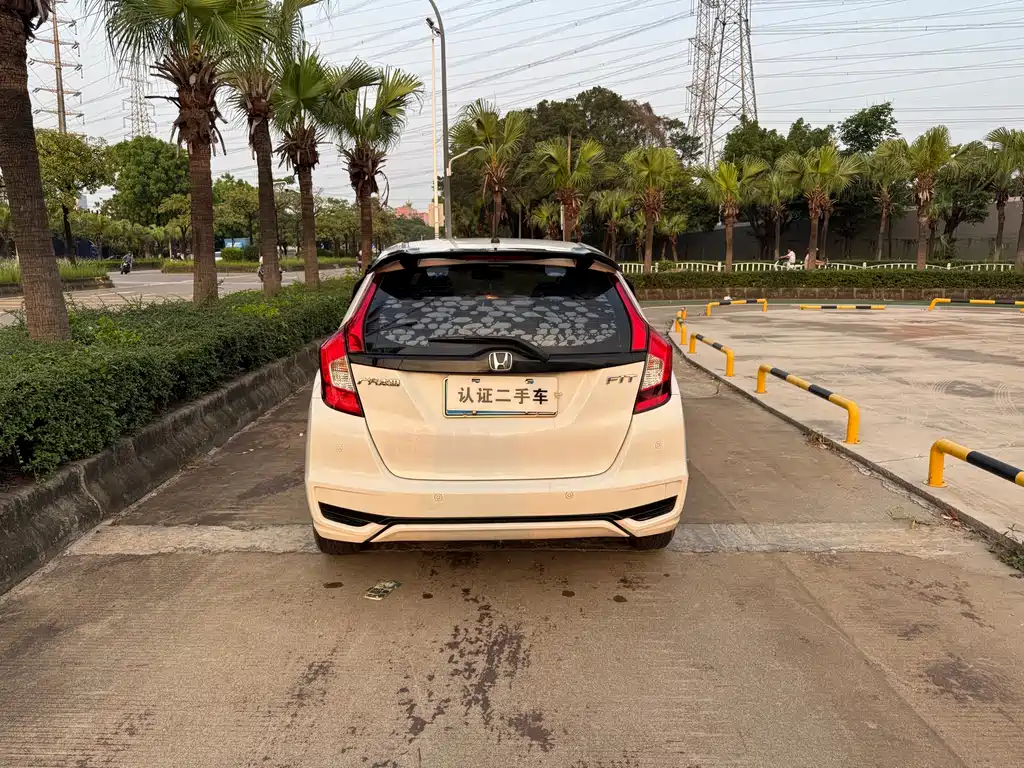 Honda Fit — фото 5