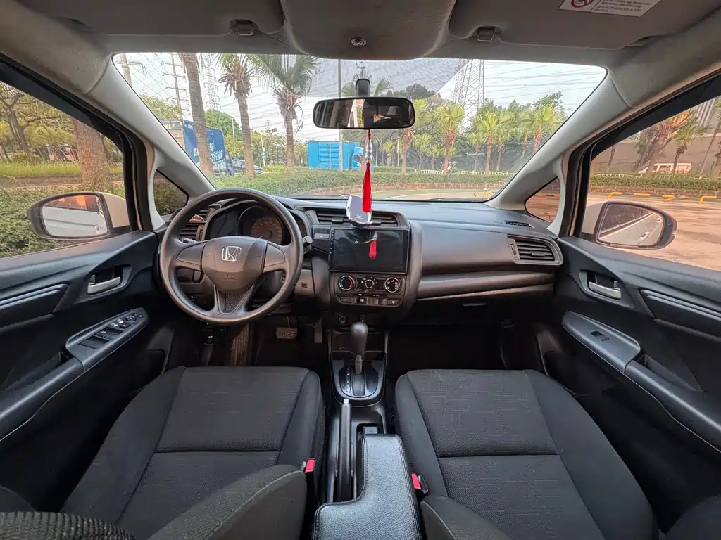 Honda Fit — фото 7