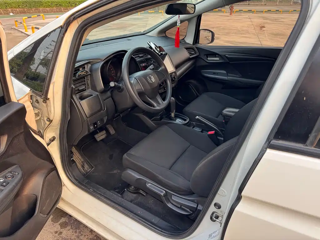 Honda Fit — фото 8