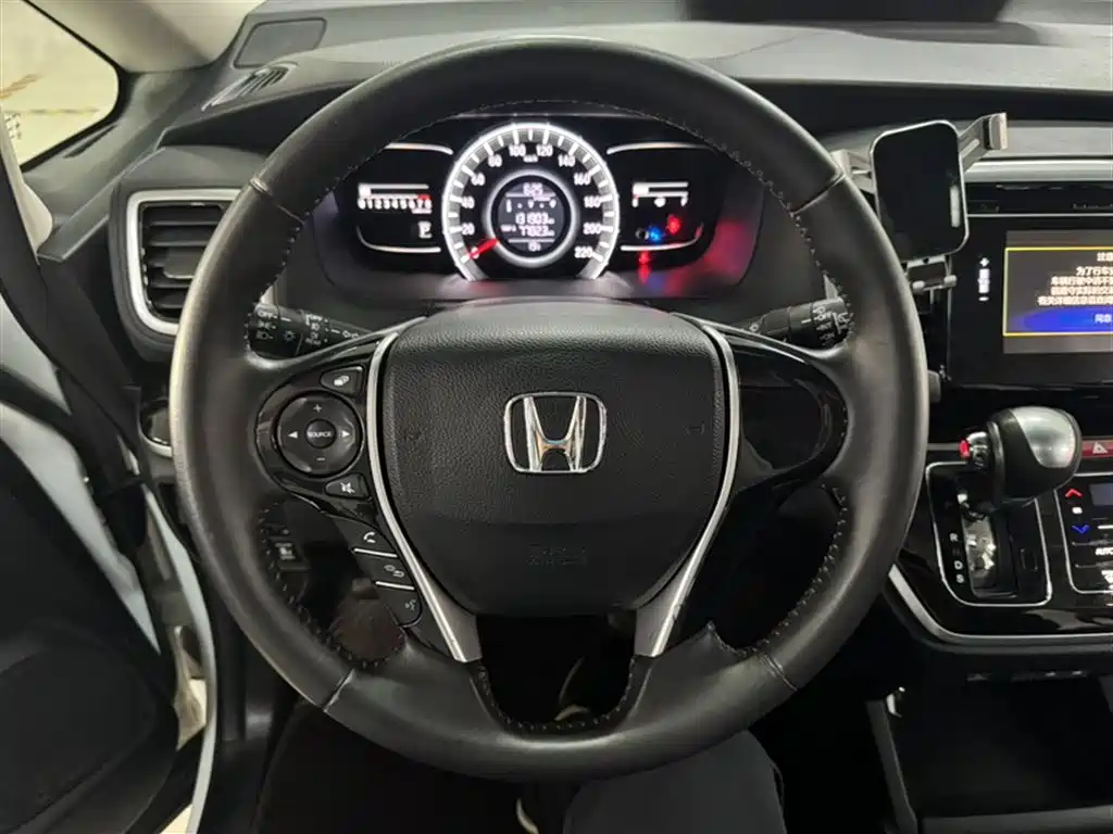 Honda Odyssey — фото 11