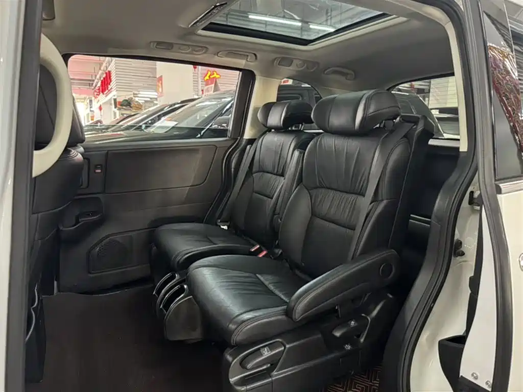 Honda Odyssey — фото 17