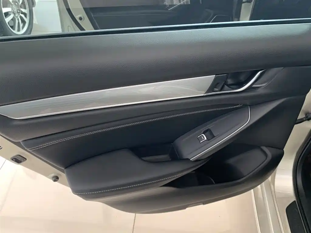Honda Inspire — фото 14