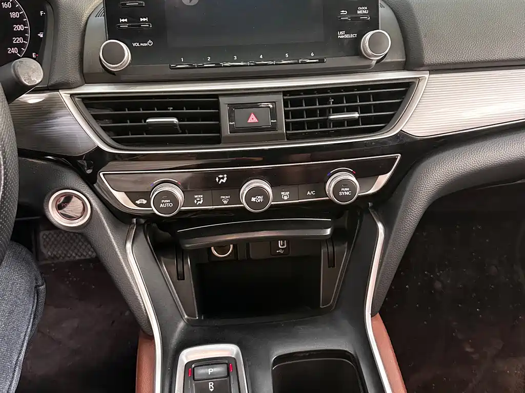 Honda Inspire — фото 6