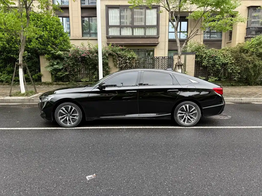 Honda Accord — фото 4