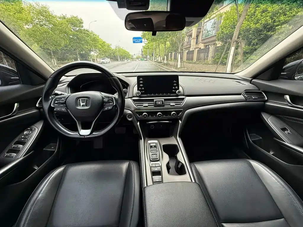 Honda Accord — фото 6