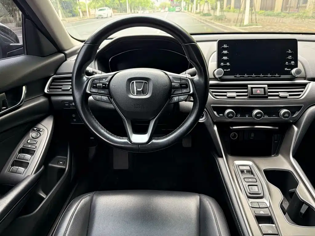 Honda Accord — фото 7