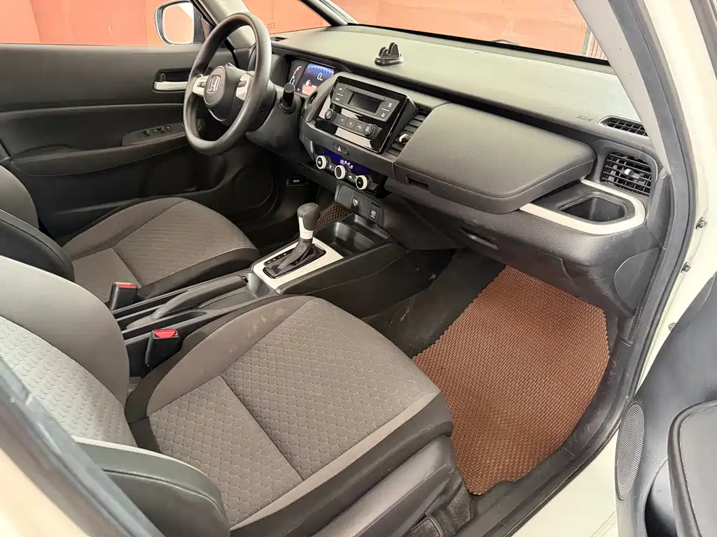 Honda Fit — фото 11