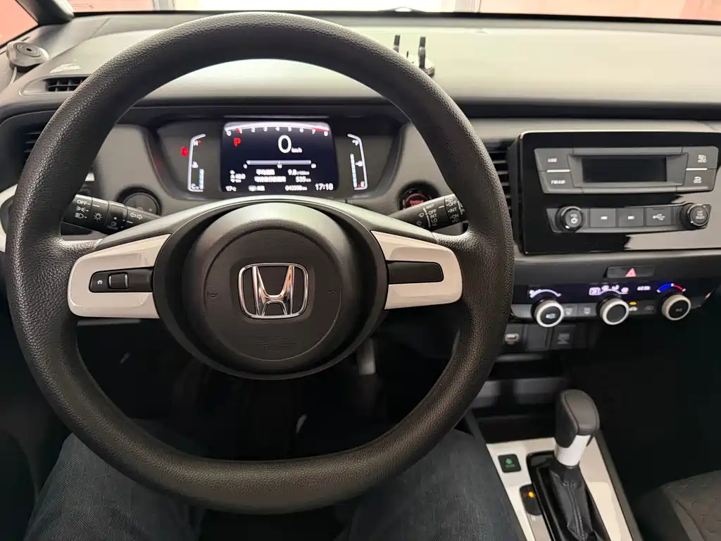 Honda Fit — фото 8