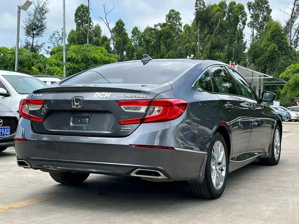Honda Accord — фото 9
