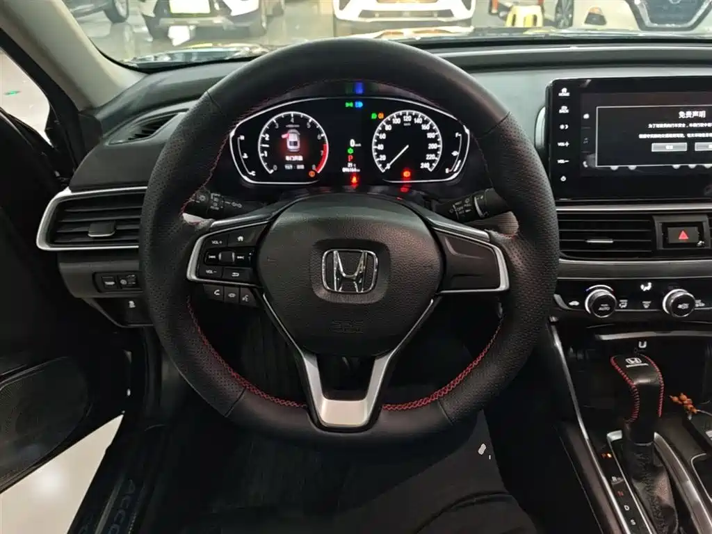 Honda Accord — фото 11