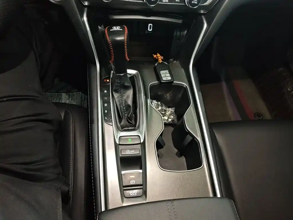 Honda Accord — фото 14