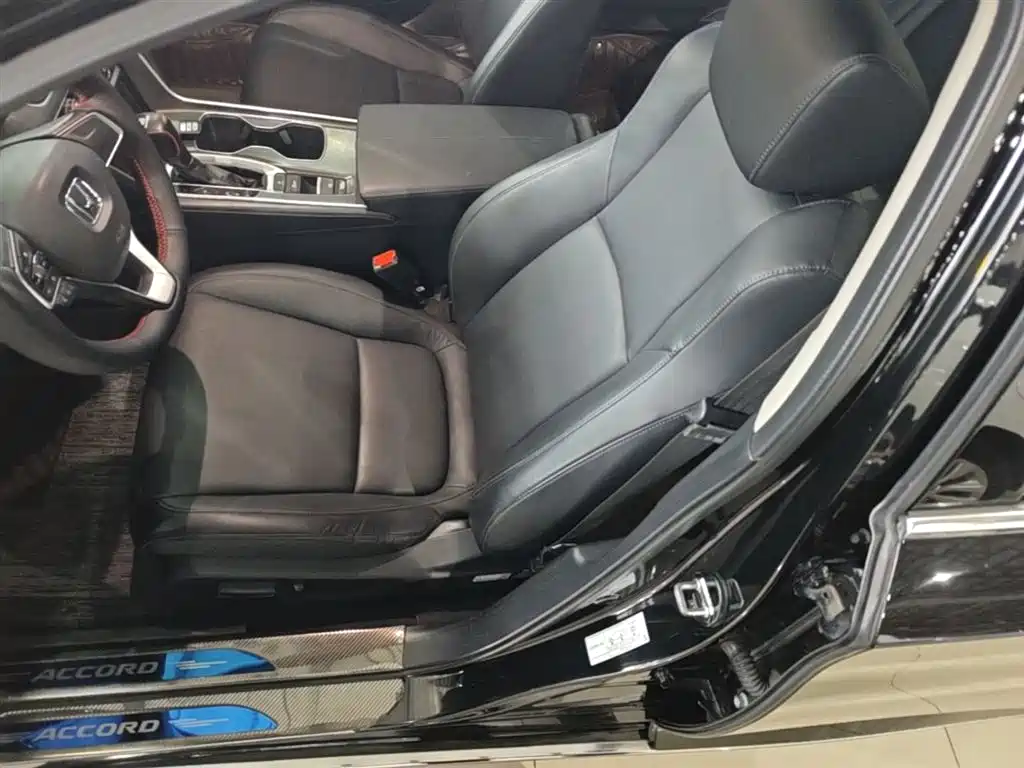 Honda Accord — фото 15