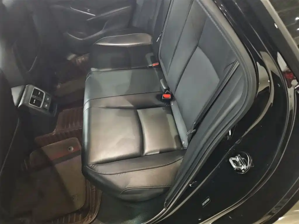 Honda Accord — фото 17
