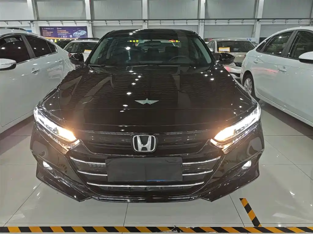 Honda Accord — фото 3
