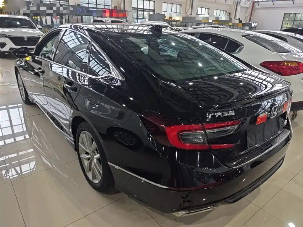 Honda Accord — фото 5