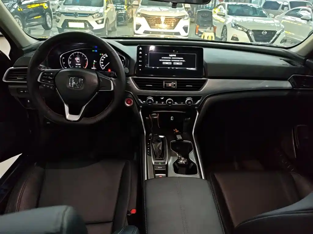 Honda Accord — фото 10