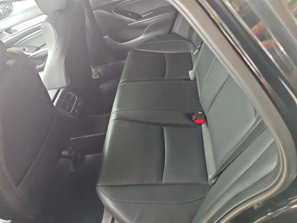 Honda Accord — фото 17