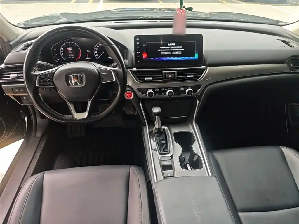 Honda Accord — фото 10