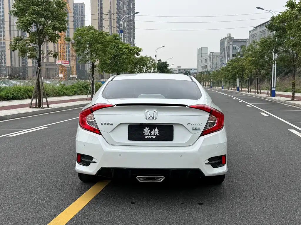 Honda Civic — фото 4