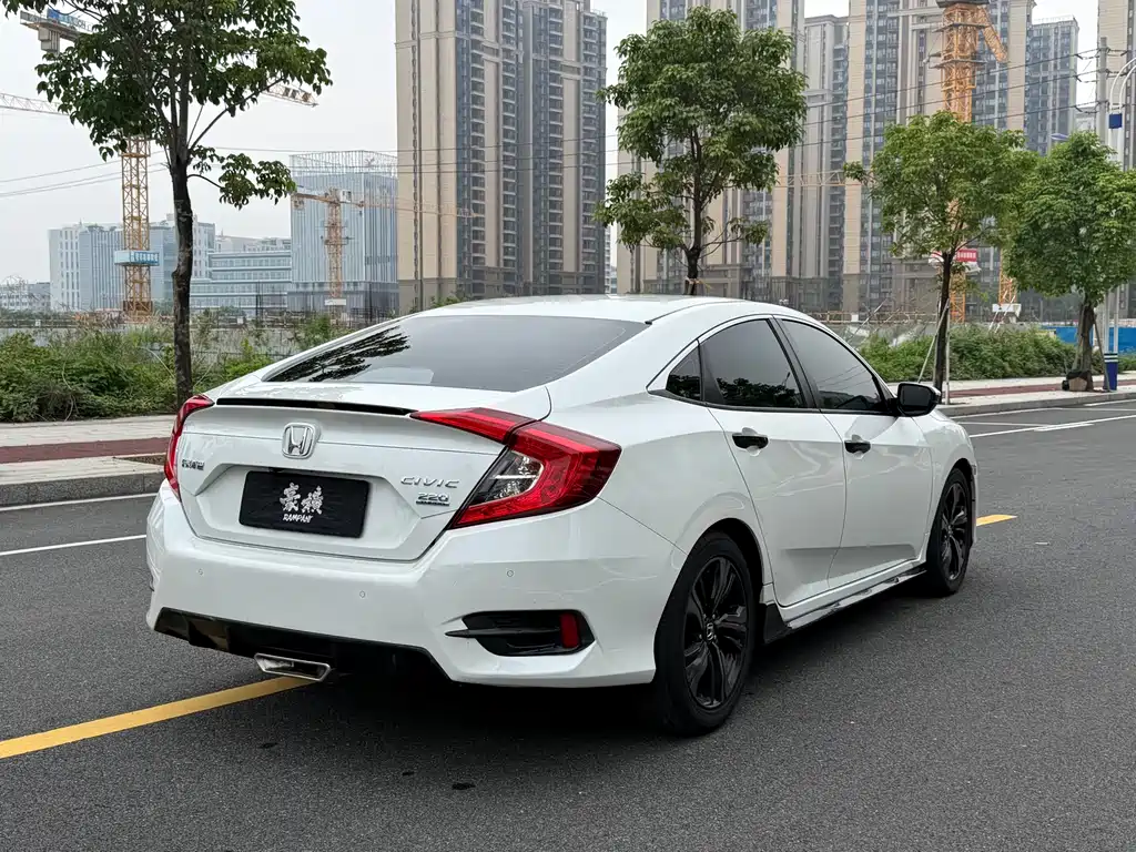 Honda Civic — фото 5